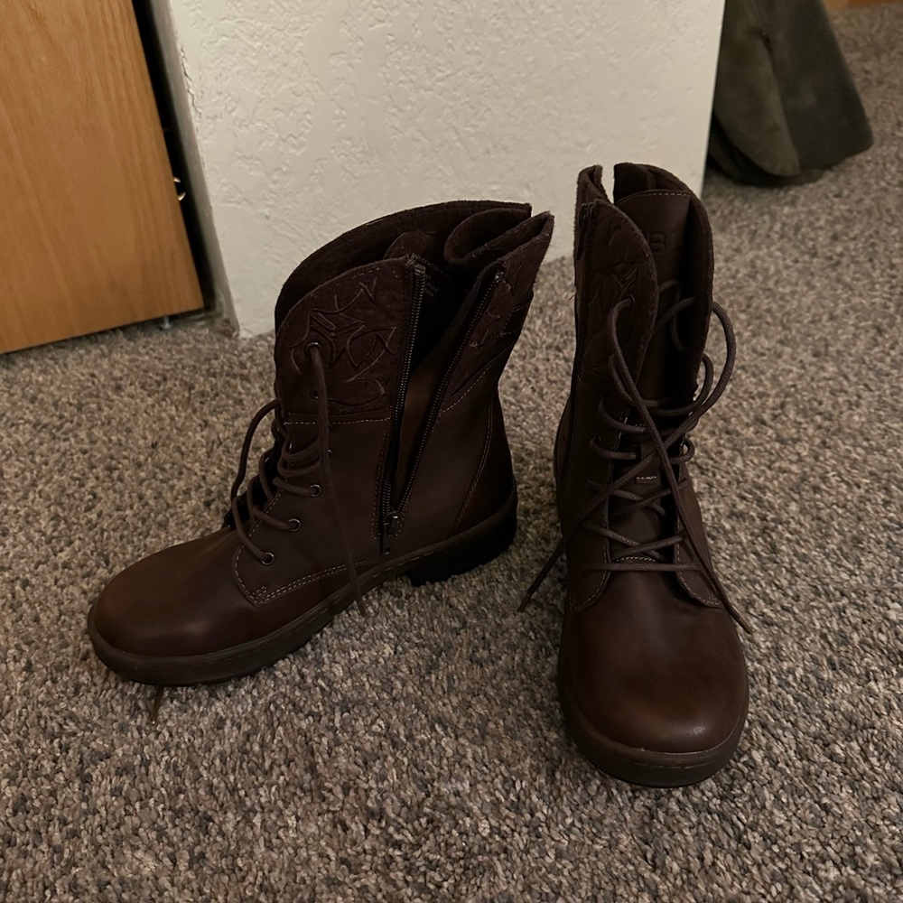 Brown ankle boots